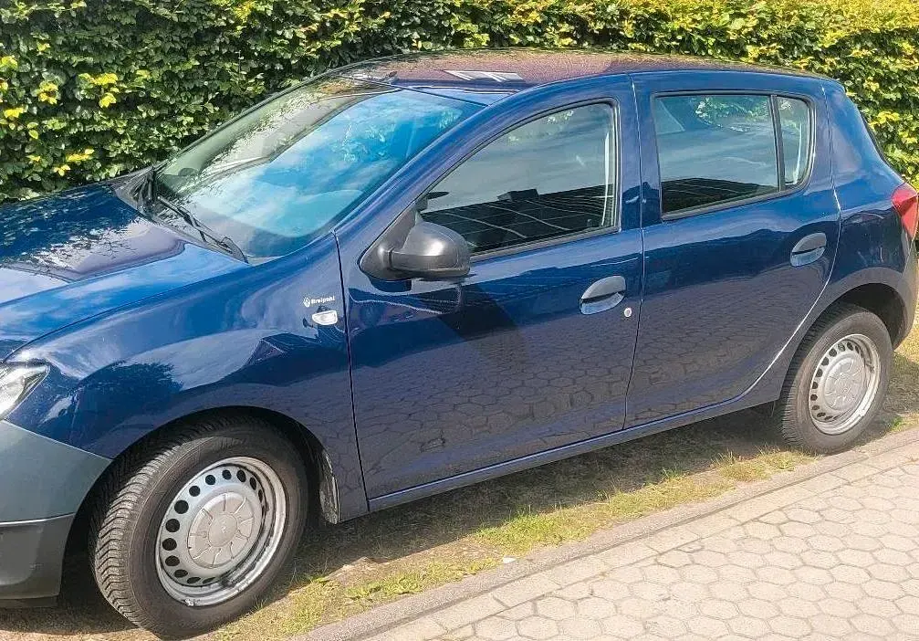 Gebraucht Dacia Sandero Essentiel 73 PS (53 kW) 2016 Blau Kleinwagen