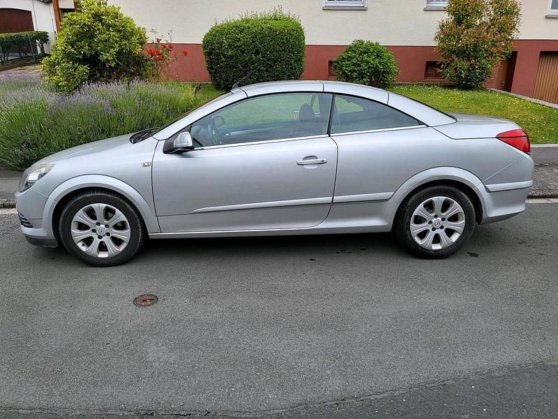 Silber Gebraucht 2006 Opel Astra Cabriolet Cabrio | 3.499 € (Etwas zu teuer) - Bild 1/4