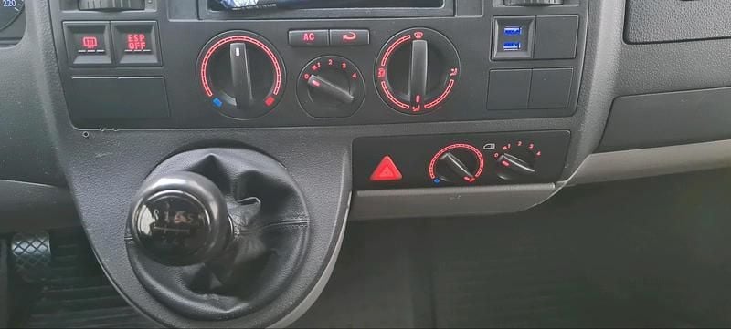 Gebraucht VW T5 132 PS (97 kW) 2008 Rot Van