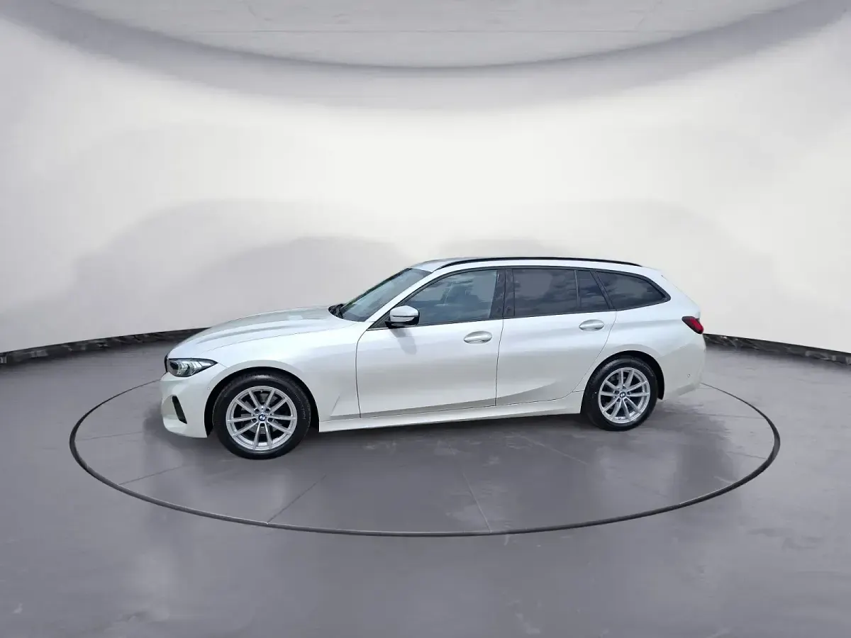 Gebraucht BMW 320 Sport Line 190 PS (139 kW) 2023 Kombi