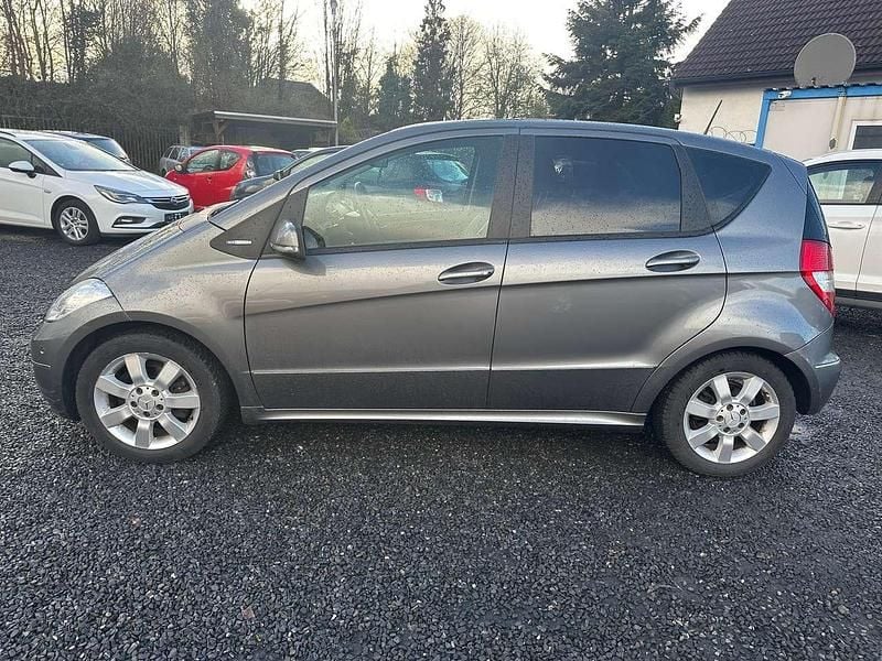Gebraucht Mercedes A160 95 PS (69 kW) 2010 Mountaingrau  met. Kleinwagen