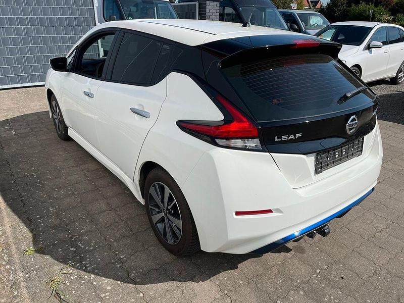 Weiß Gebraucht 2021 Nissan Leaf Acenta Kleinwagen | 13.500 € (Guter Preis) - Bild 1/4
