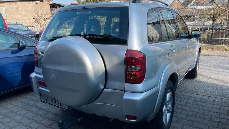 Gebraucht Toyota RAV4 Executive 150 PS (110 kW) 2004 Silber SUV