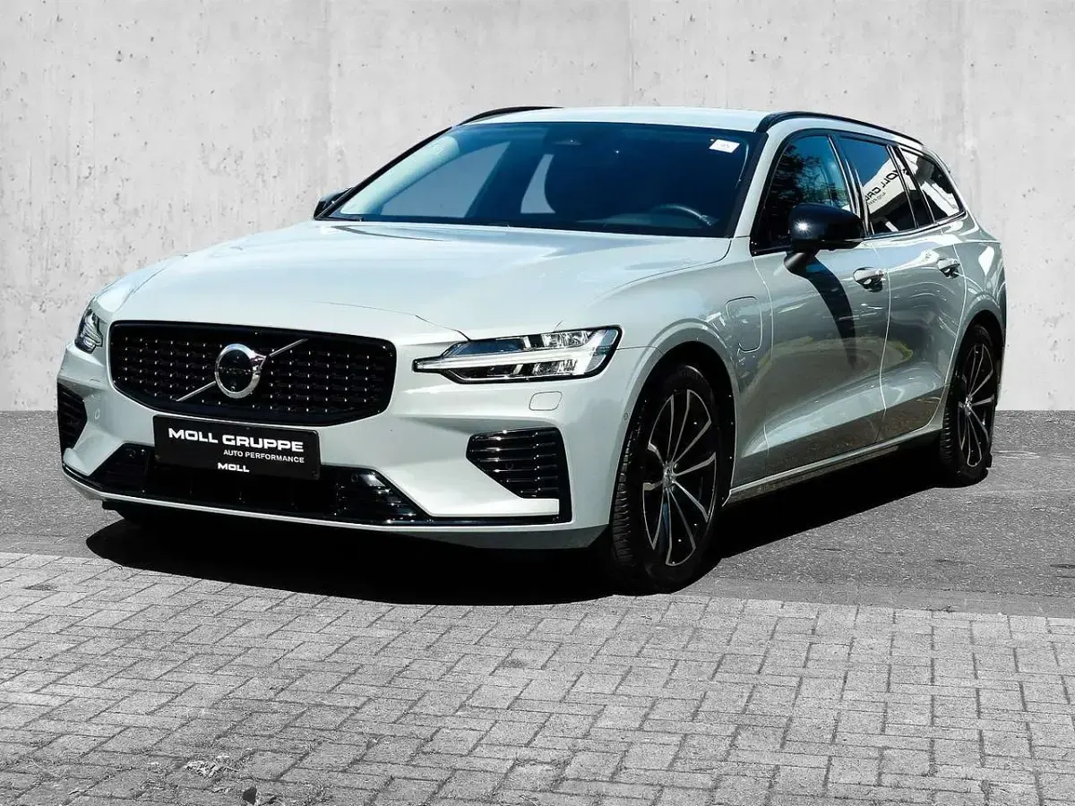 Gebraucht Volvo V60 Plus 310 PS (228 kW) 2024 Grau Kombi