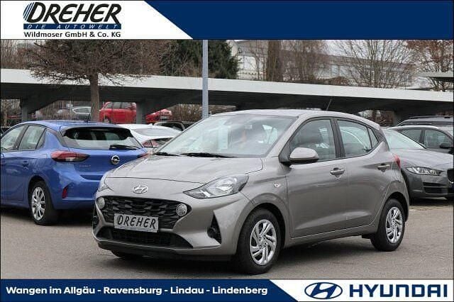 Gebraucht Hyundai i10 Select 67 PS (49 kW) 2021 Brass Kleinwagen
