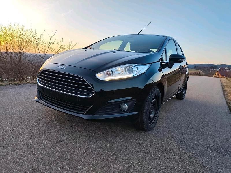 Gebraucht Ford Fiesta Titanium 101 PS (74 kW) 2013 Schwarz Kleinwagen