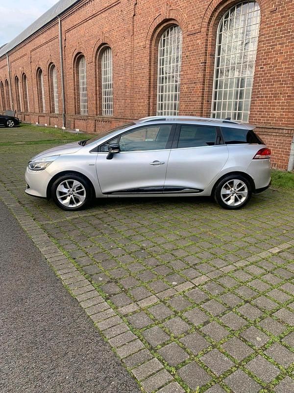 Gebraucht Renault Clio GrandTour LIMITED 75 PS (55 kW) 2016 Silber Kombi