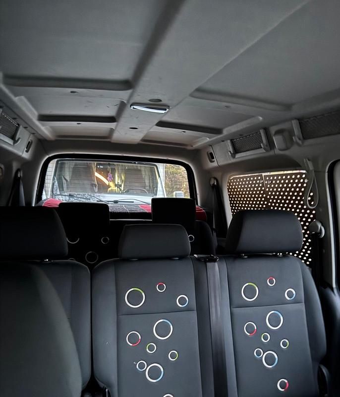 Gebraucht VW Caddy 102 PS (75 kW) 2011 Schwarz Van / Kleinbus