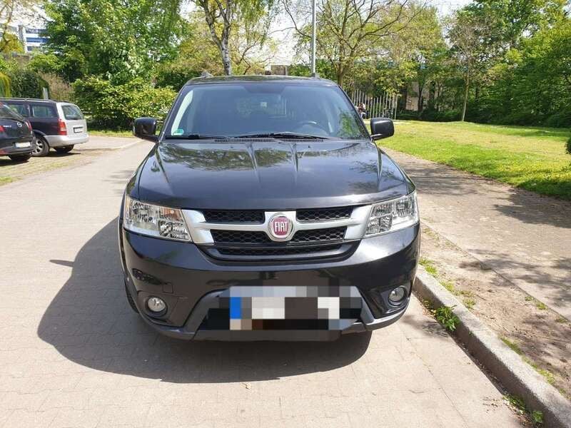 Schwarz Gebraucht 2014 Fiat Freemont SUV | 12.500 € (Teuer) - Bild 1/4