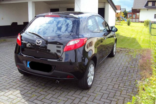 Gebraucht Mazda 2 Dynamic 103 PS (75 kW) 2010 Schwarz metallic Kleinwagen