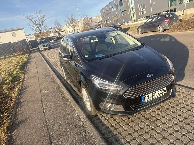 Gebraucht Ford S-MAX Titanium 209 PS (153 kW) 2018 Schwarz Van / Kleinbus