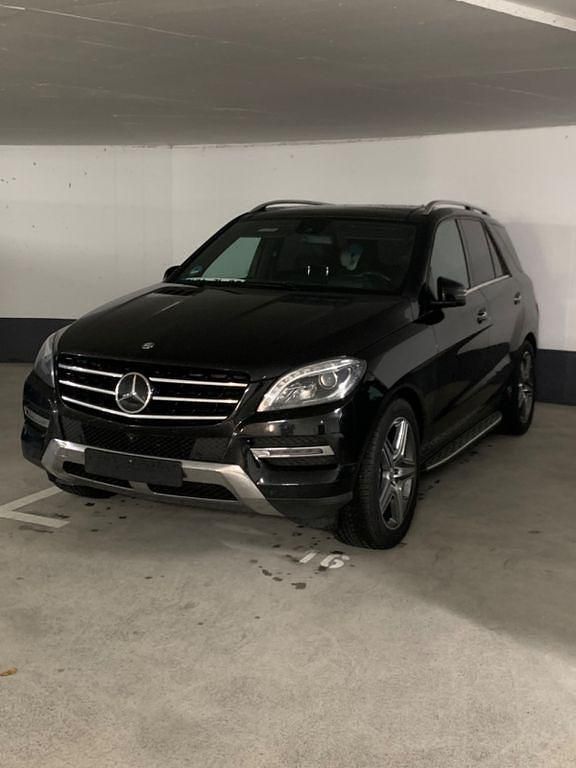 Schwarz Gebraucht 2015 Mercedes ML500 SUV | 18.000 € (Fairer Preis) - Bild 1/4