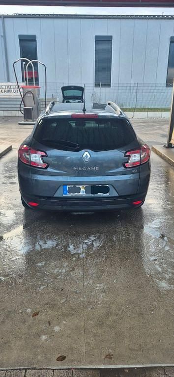 Gebraucht Renault Mégane III Intens 110 PS (80 kW) 2016 Schwarz Limousine