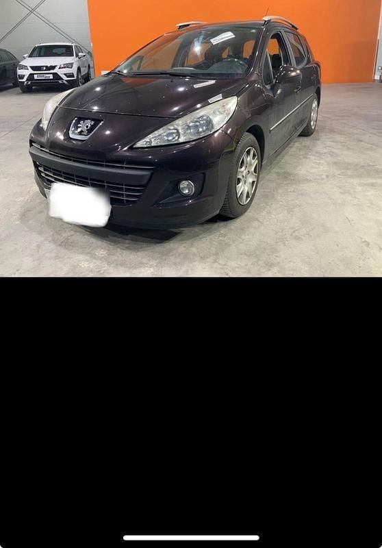 Gebraucht Peugeot 207 95 PS (69 kW) 2011 Violet Kombi