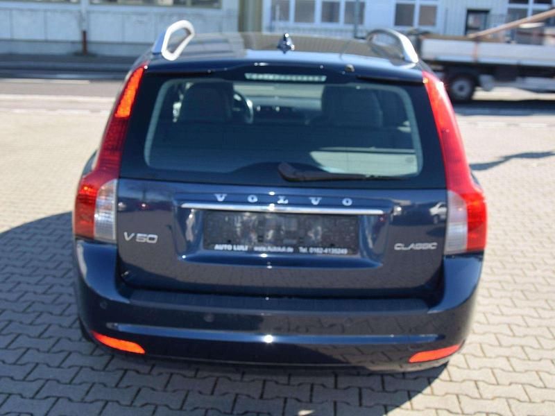 Gebraucht Volvo V50 Business Edition 114 PS (83 kW) 2012 Blau Kombi