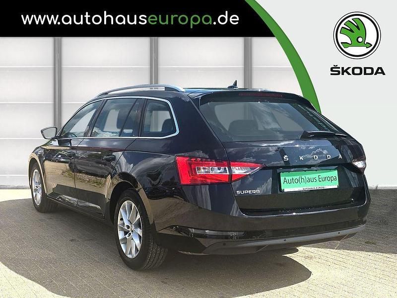 Gebraucht Skoda Superb Style 150 PS (110 kW) 2022 Schwarz magic perleffekt Kombi