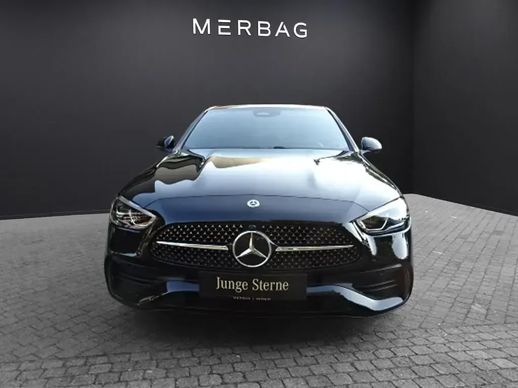 Gebraucht Mercedes C300e AMG 204 PS (150 kW) 2025 Obsidianschwarz metallic Limousine