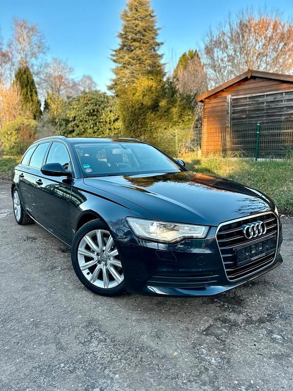 Gebraucht Audi A6 Comfort 177 PS (130 kW) 2012 Blau Kombi