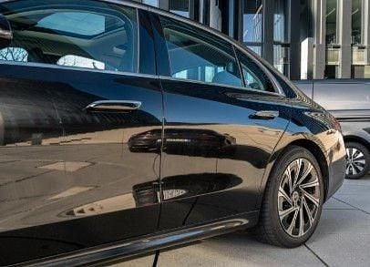 Gebraucht Mercedes E220 197 PS (144 kW) 2024 Schwarz Limousine