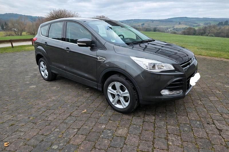 Gebraucht Ford Kuga Titanium 150 PS (110 kW) 2016 Silber SUV