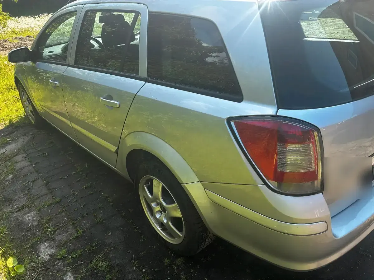Gebraucht Opel Astra 101 PS (74 kW) 2007 Silber Kombi