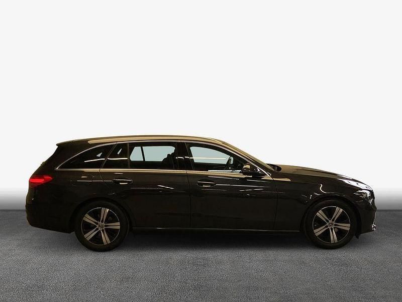 Gebraucht Mercedes C220 Avantgarde 200 PS (147 kW) 2022 Grau Limousine