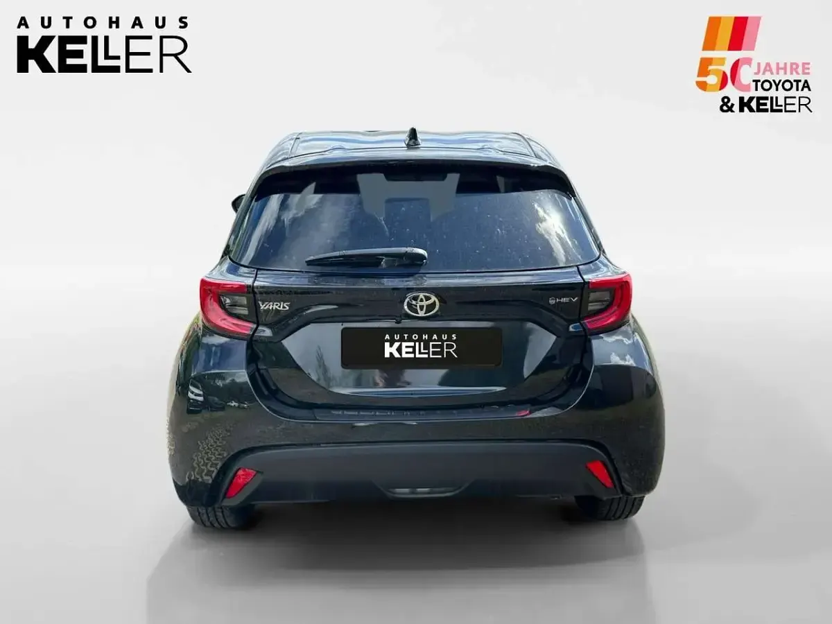Neu Toyota Yaris 117 PS (86 kW) 2025 Schwarz Kleinwagen