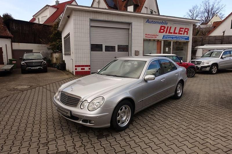 Gebraucht Mercedes E200 163 PS (119 kW) 2005 Silber Limousine