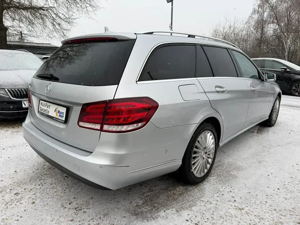Second-hand Mercedes E250 211 CP (155 kW) 2013 Argintiu Berlinǎ