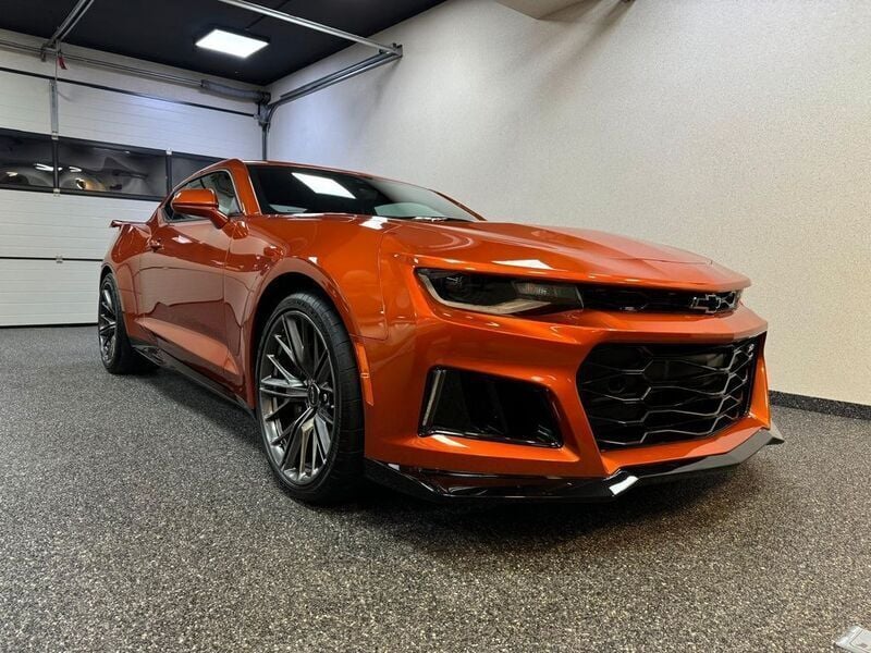 Orange Neu 2024 Chevrolet Camaro ZL1 | 99.600 € (Fairer Preis) - Bild 1/4