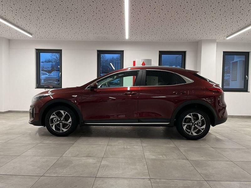 Neu Kia XCeed Vision 150 PS (110 kW) 2026 Magma rot SUV