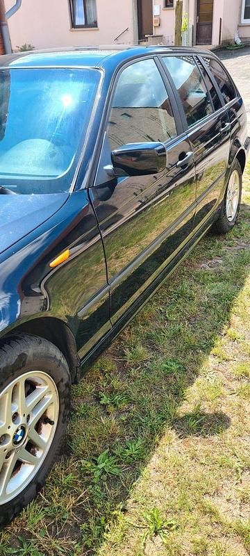 Schwarz Gebraucht 2003 BMW 316 Kombi | 1.499 € (Fairer Preis) - Bild 1/4