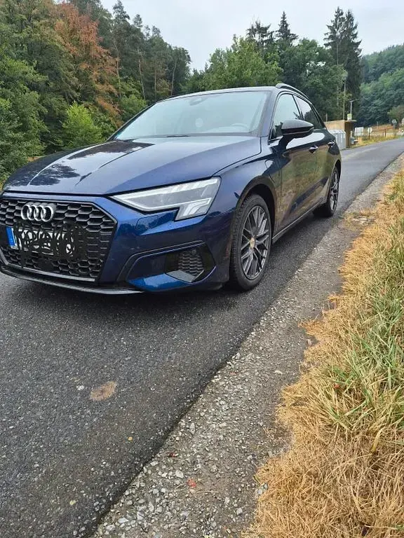Gebraucht Audi A3 Advanced 150 PS (110 kW) 2020 Blau Limousine