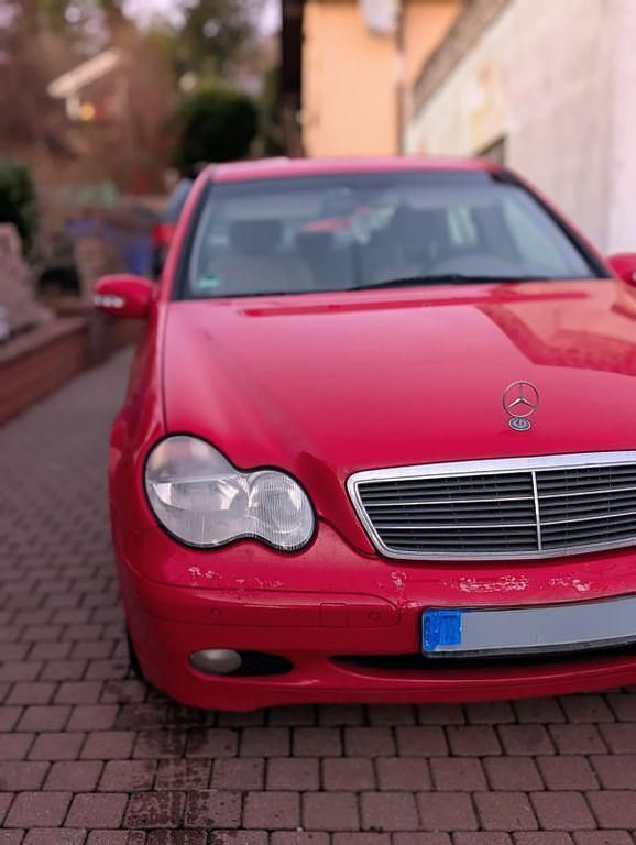 Rot Gebraucht 2002 Mercedes C200 Elegance Limousine | 1.199 € (Superpreis) - Bild 1/4