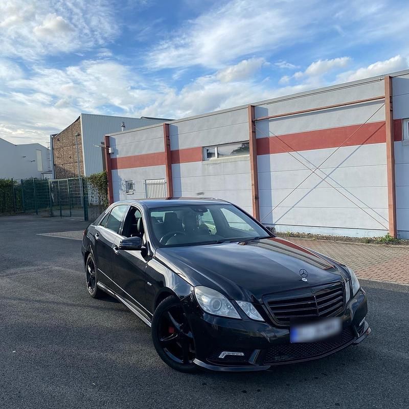 Gebraucht 2010 Mercedes E250 Limousine | 3.250 € (Superpreis) - Bild 1/4