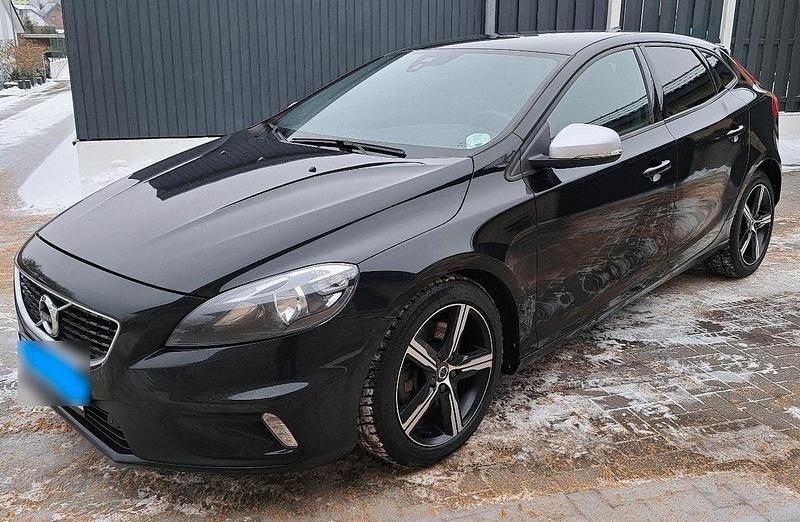 Gebraucht Volvo V40 R-Design 110 PS (80 kW) 2016 Schwarz Kleinwagen