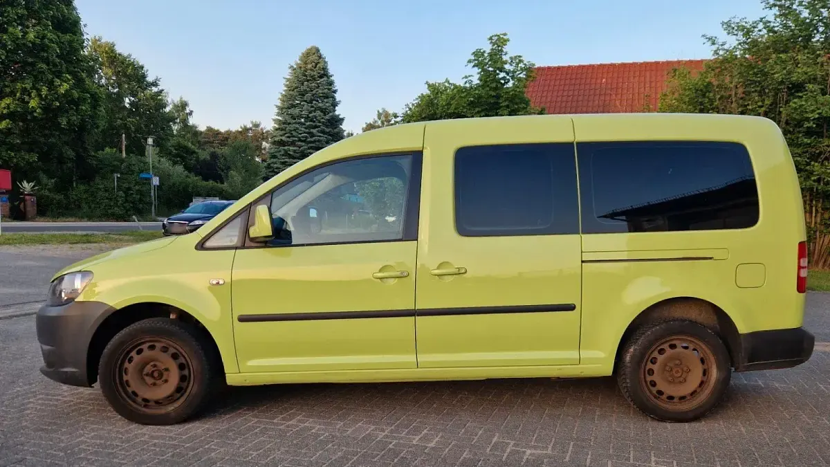 Gebraucht VW Caddy 101 PS (74 kW) 2011 Grün Van / Kleinbus