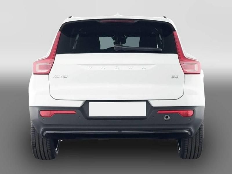 Gebraucht Volvo XC40 Plus 163 PS (119 kW) 2025 Weiß SUV