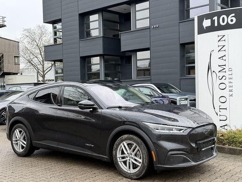 Dark matter/starlight gray Gebraucht 2022 Ford Mustang Mach-E Basis SUV | 25.950 € (Guter Preis) - Bild 1/3