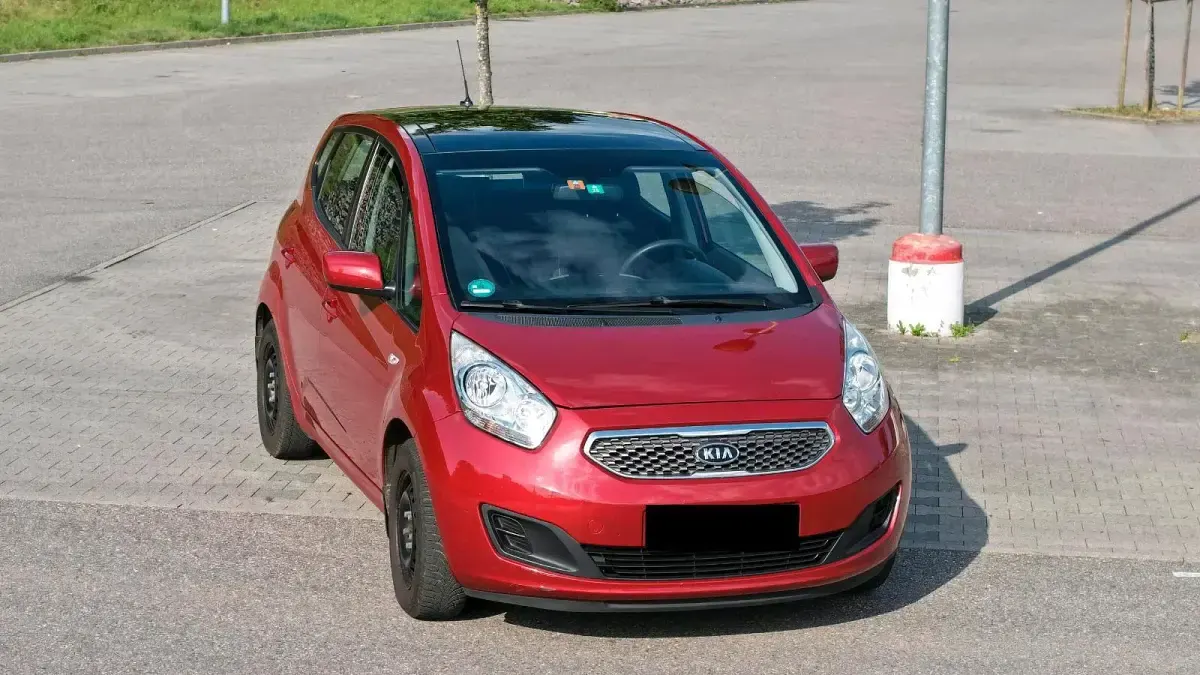 Gebraucht Kia Venga Edition 7 90 PS (66 kW) 2012 Rot Kleinwagen