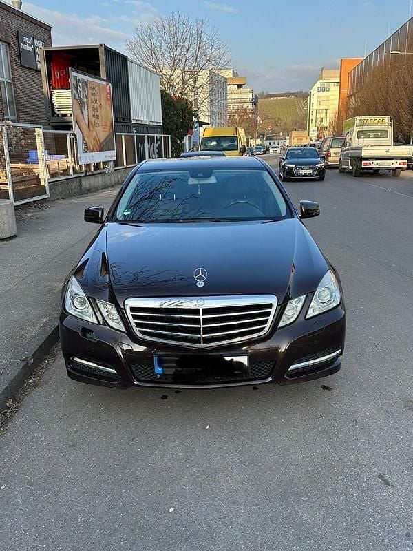 Gebraucht Mercedes E250 AMG 206 PS (151 kW) 2010 Braun Limousine