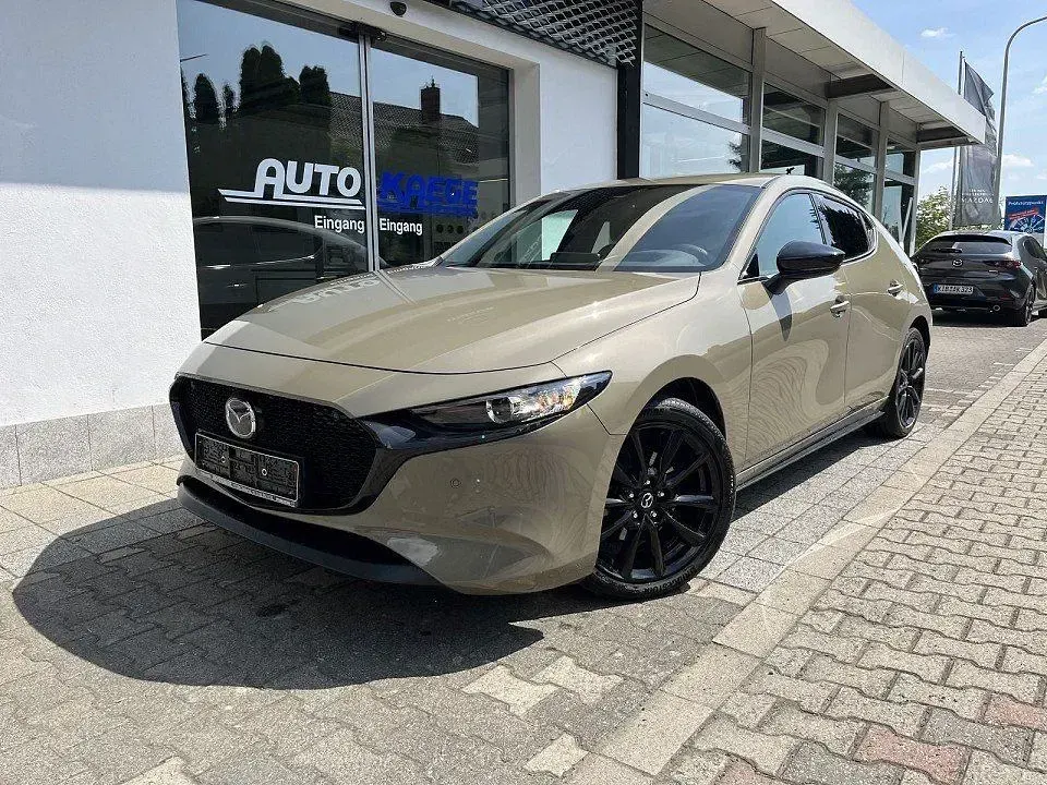 Neu Mazda 3 Homura-Line 186 PS (136 kW) 2026 Zircon sand Limousine