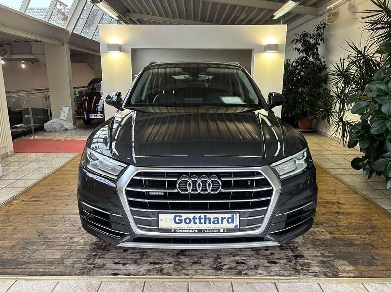 Manhattangrau metallic Gebraucht 2018 Audi Q5 SUV | 21.950 € (Superpreis) - Bild 1/4