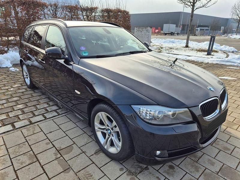 Gebraucht BMW 318 Sport Line 143 PS (105 kW) 2010 Schwarz Kombi