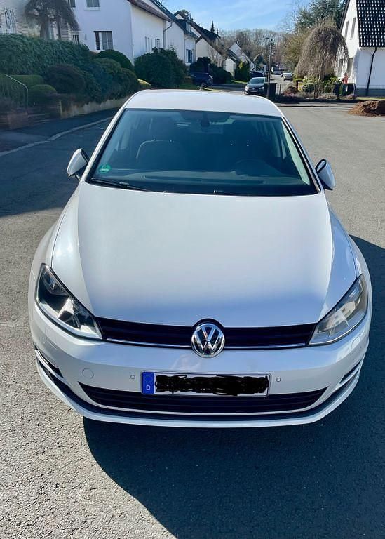 Weiß Gebraucht 2013 VW Golf VII Comfortline Limousine | 7.600 € (Fairer Preis) - Bild 1/4