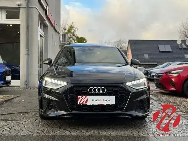Używany Audi A4 Ambiente 204 KM (150 kW) 2021 Czarny Sedan/Limuzyna