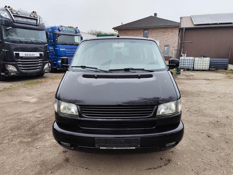 Second-hand VW T4 102 CP (75 kW) 2002 Negru Van