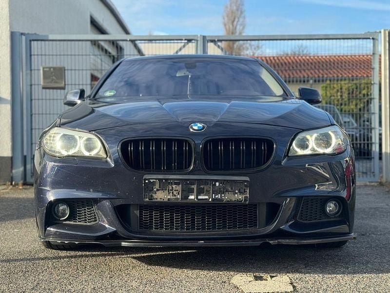 Blau Gebraucht 2010 BMW 530 M Sport Limousine | 12.599 € (Fairer Preis) - Bild 1/4