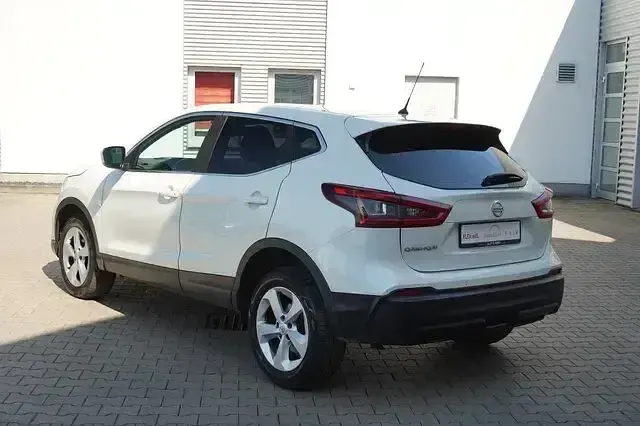 Gebraucht Nissan Qashqai Acenta 163 PS (119 kW) 2019 Weiß SUV