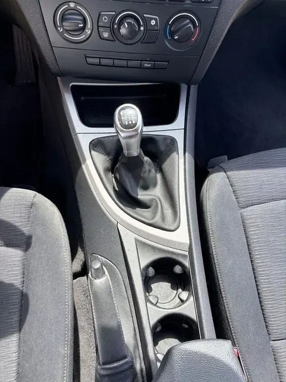 Gebraucht BMW 116 116 PS (85 kW) 2010 Grau Kleinwagen